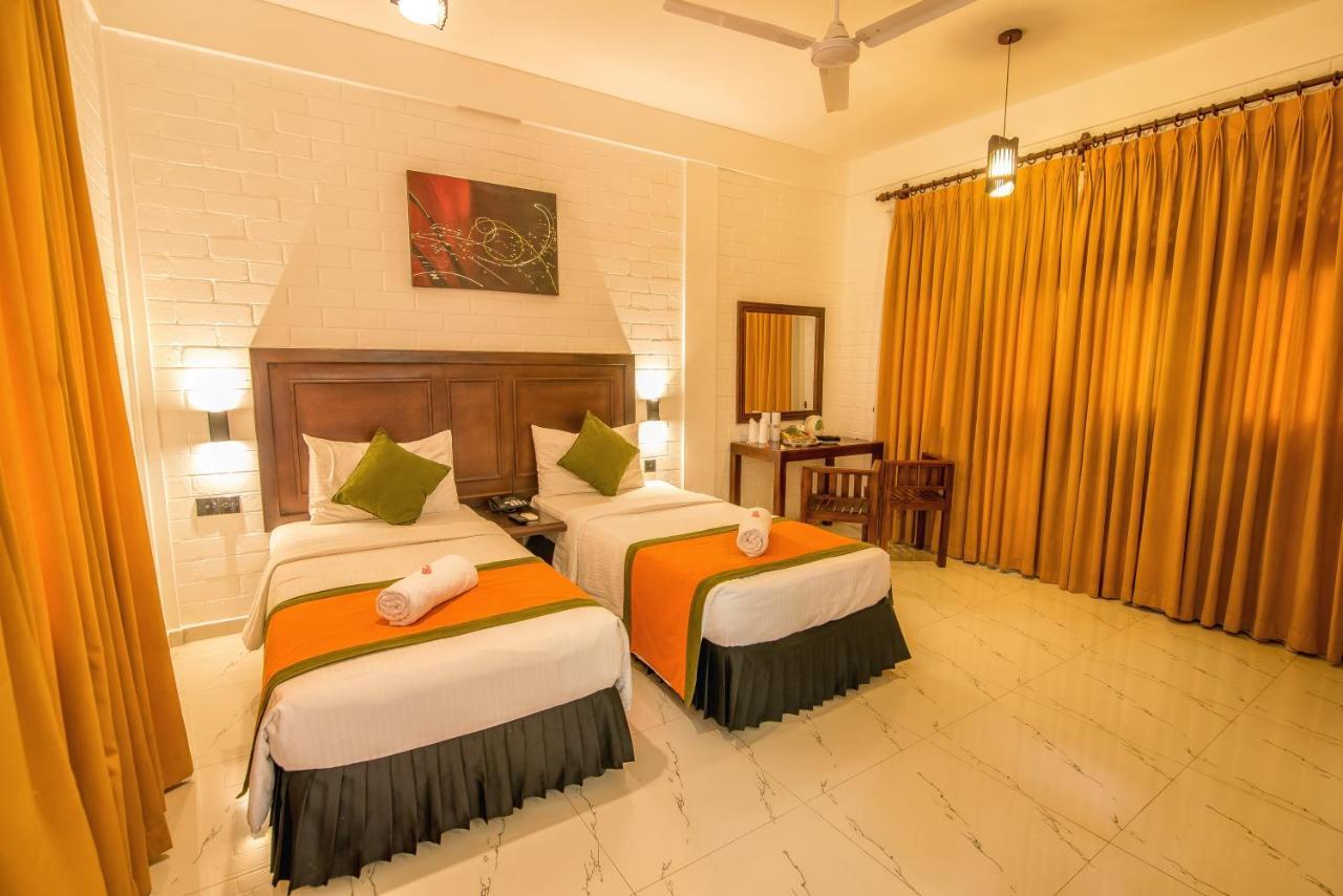 Mahanuge Hotel פולונרואה מראה חיצוני תמונה
