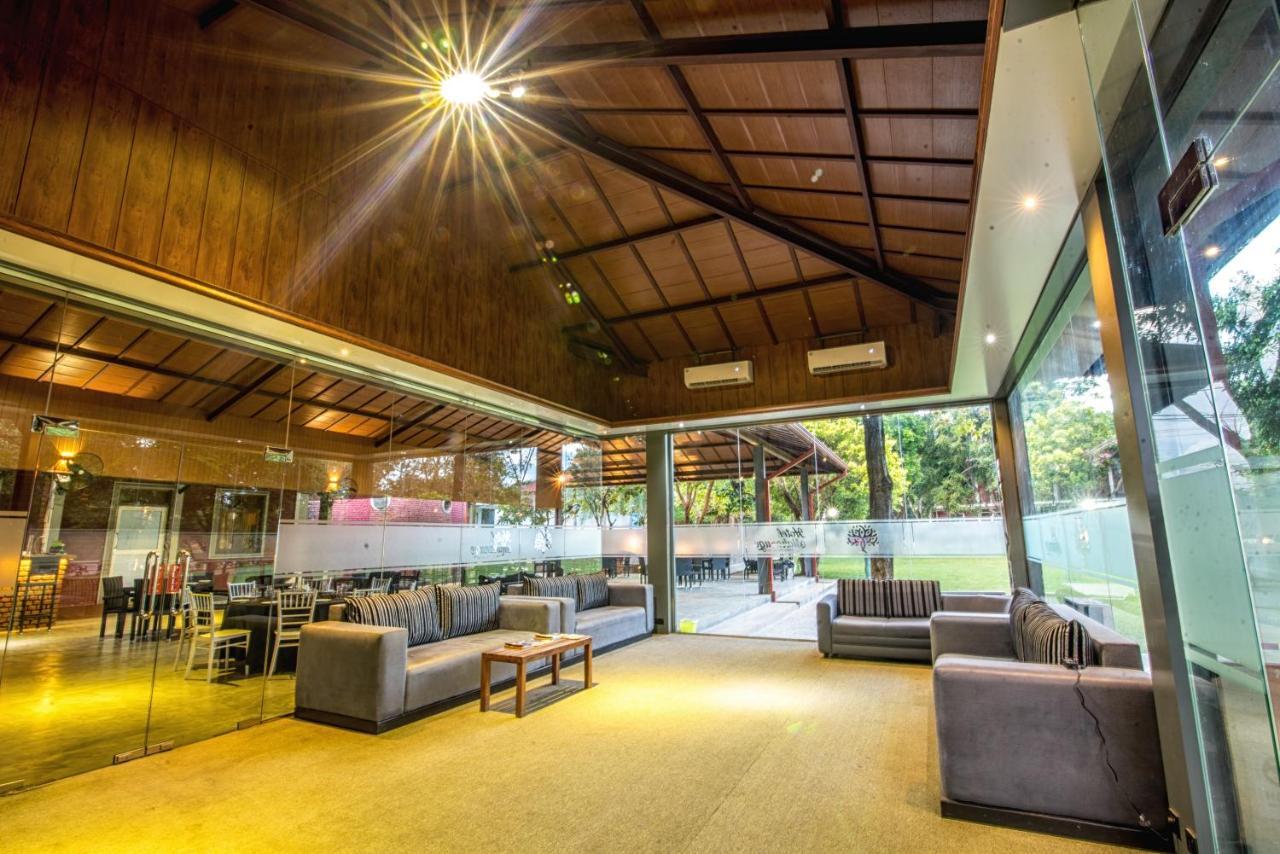 Mahanuge Hotel פולונרואה מראה חיצוני תמונה