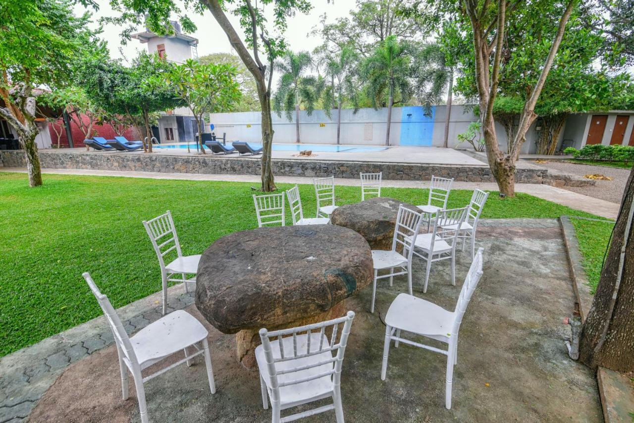 Mahanuge Hotel פולונרואה מראה חיצוני תמונה
